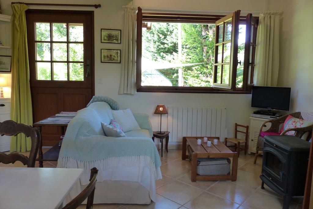 La Flore De Lys, Cottage Ideal Pour 2 Adultes Et 2 Enfants Saint-Jouin-Bruneval 外观 照片