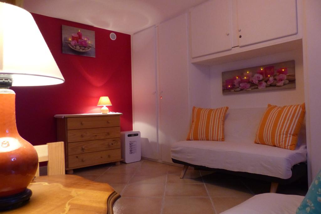 La Flore De Lys, Cottage Ideal Pour 2 Adultes Et 2 Enfants Saint-Jouin-Bruneval 外观 照片